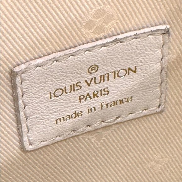 Authentic Louis Vuitton Monogram Bubblegram Over the Moon Shoulder Bag White - Picture 14 of 15